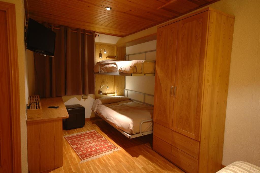 Hotel Els Puis 에스테리 다네우 객실 사진