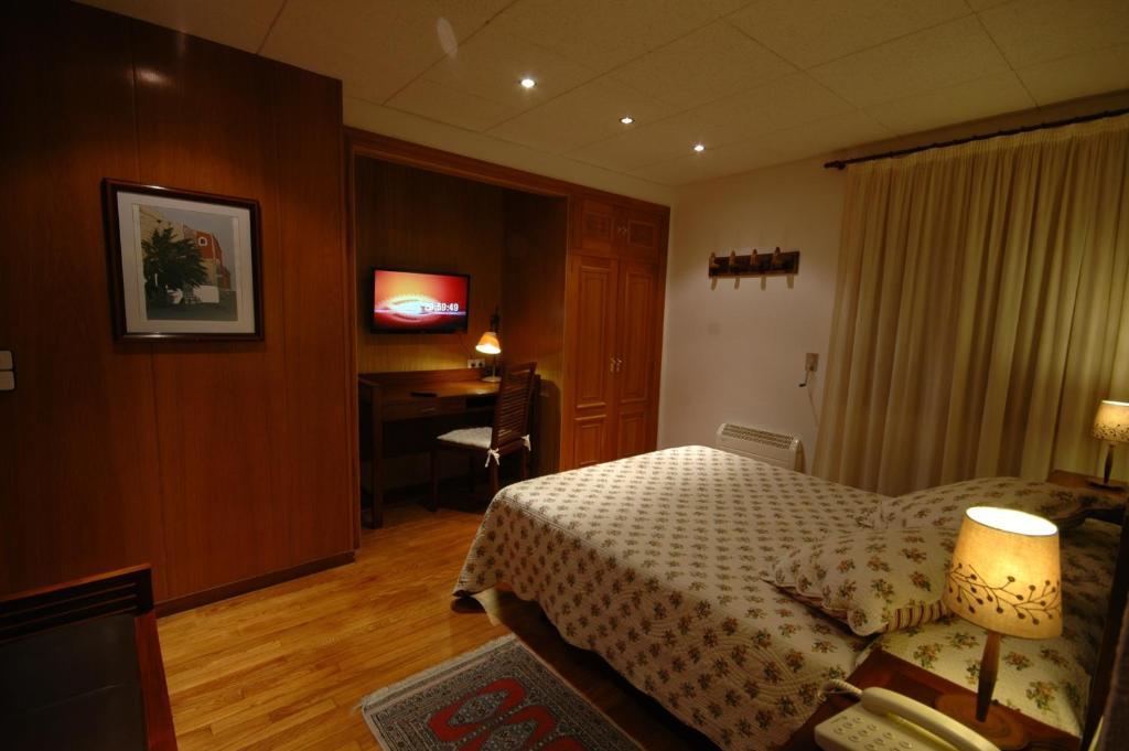 Hotel Els Puis 에스테리 다네우 객실 사진