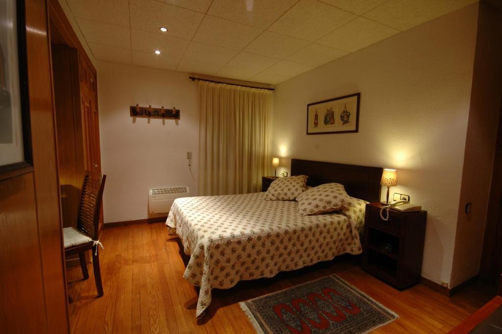 Hotel Els Puis 에스테리 다네우 객실 사진